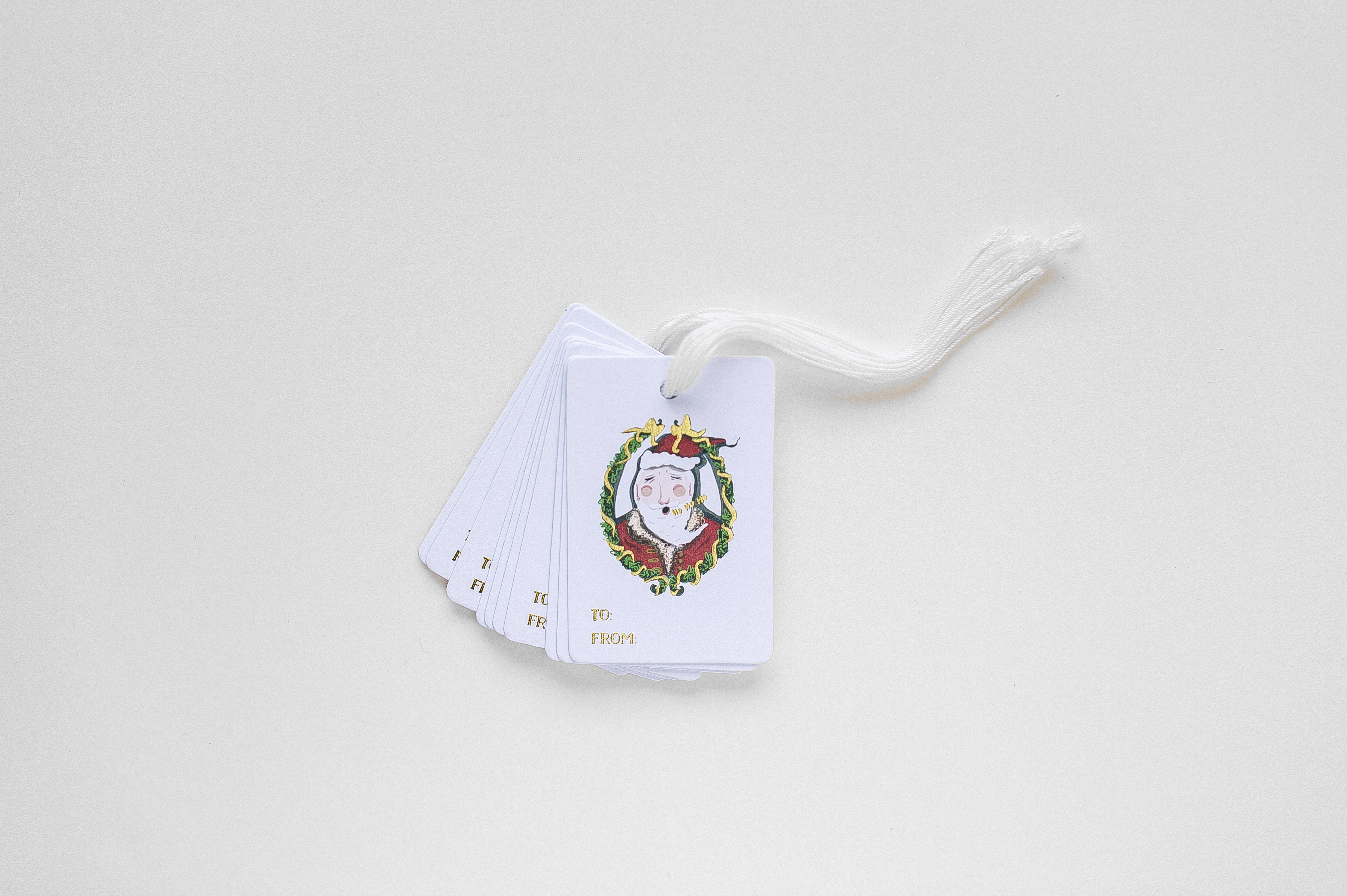 Santa Wreath Cameo Gift Tag Set