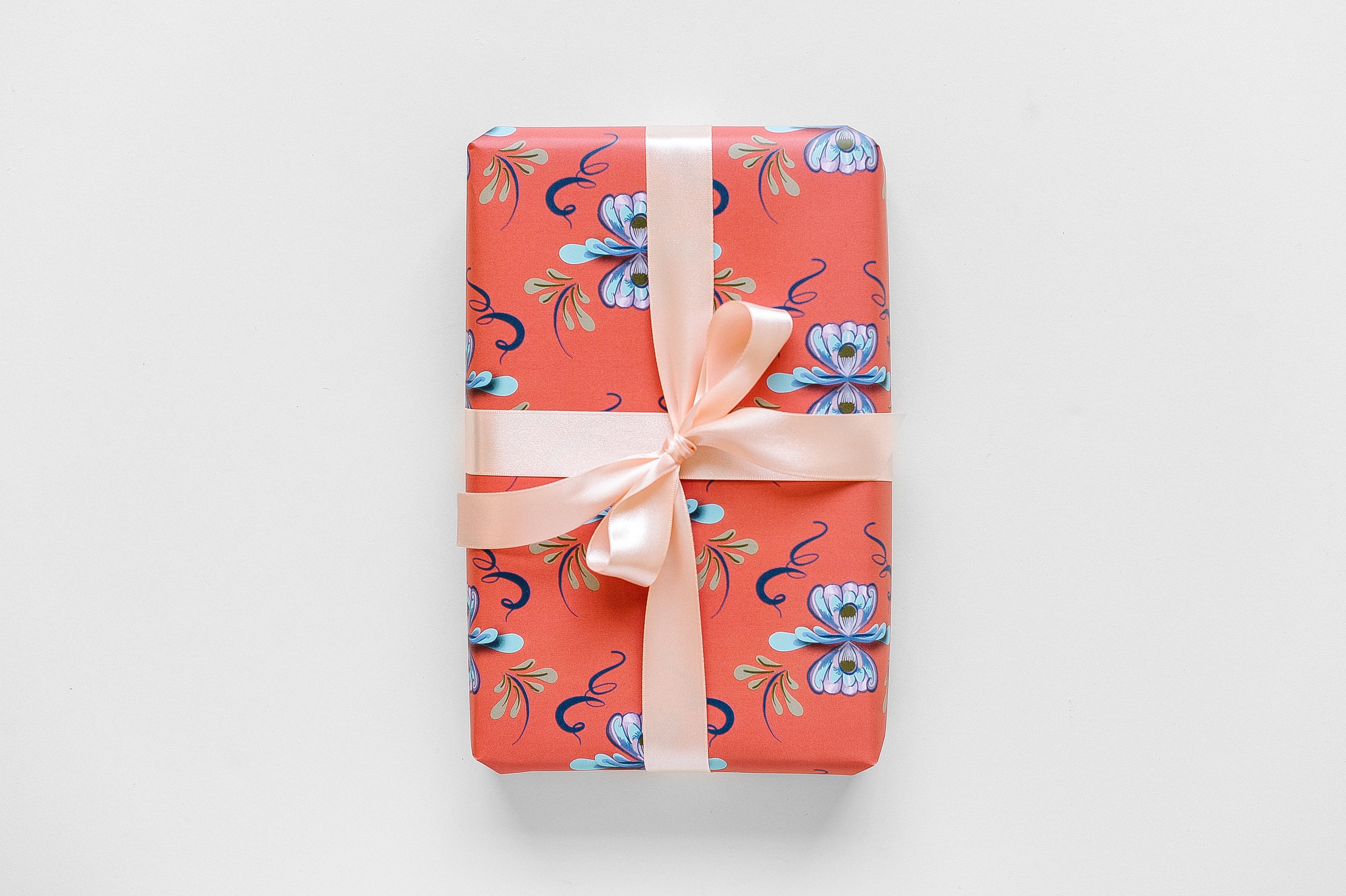 Skàndia Gift Wrap - Yuletide Red